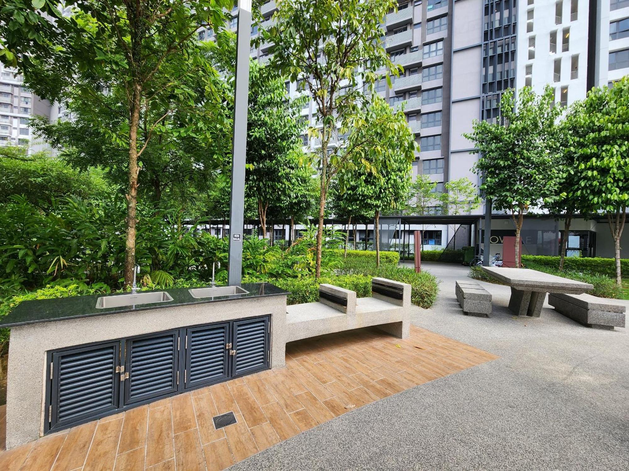Apartment Family M Vertica Sunway Velocity Ikea Kl Mrt *